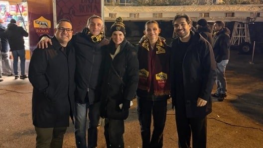 In the center, dad Antonino with mom and sister. On either side, Pino Calabria (left) and Giuseppe Pesce (right) of Vigo Global Alliance Sport Service