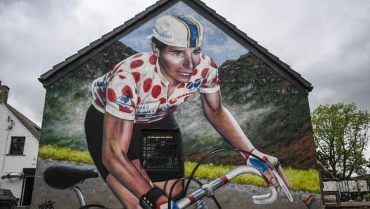 Τοιχογραφία αφιερωμένη στον Robert Millar στο Lennoxtown, στη Σκωτία. Getty Images